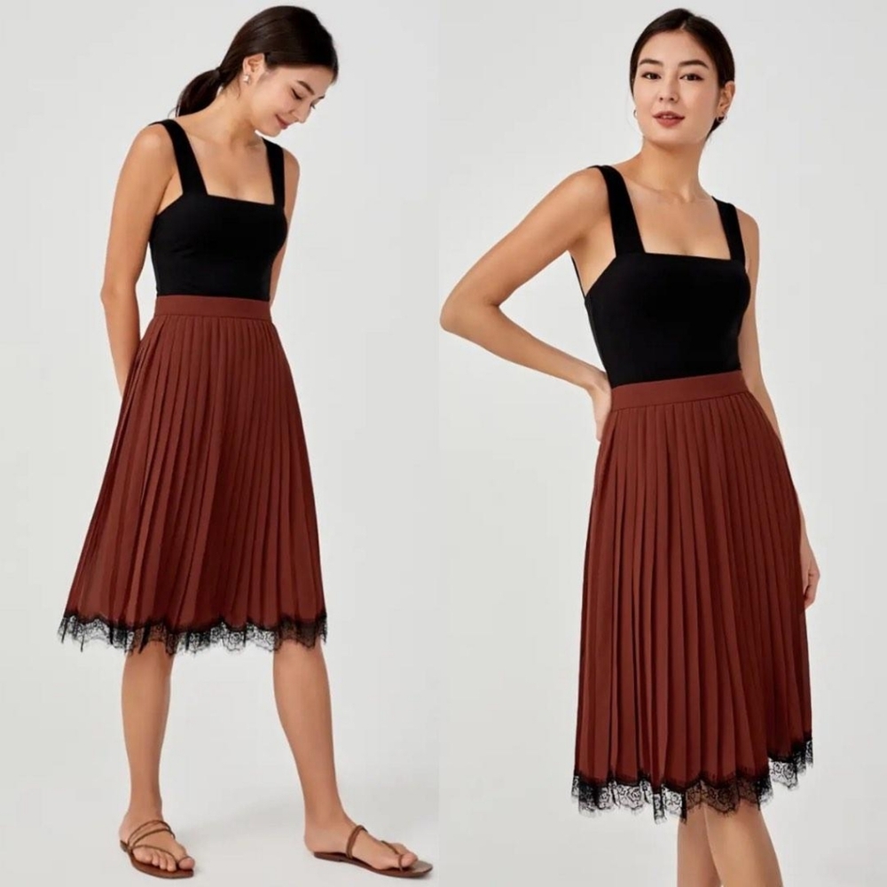 NWT lace trim pleated midi skirt